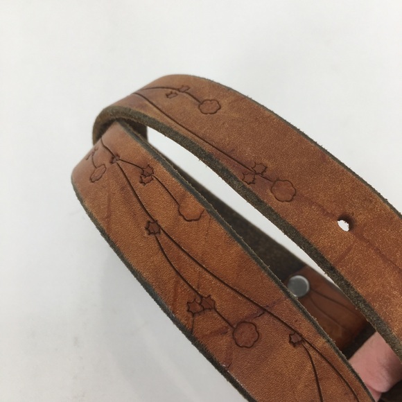 Thin Vintage Tooled Leather Belt With Brass Concho Buckle Brown Floral Size S - Picture 2 of 9